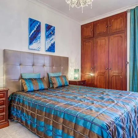 فيلة Sleeps 8 With Pool Air Con And Wifi Gale de Cima