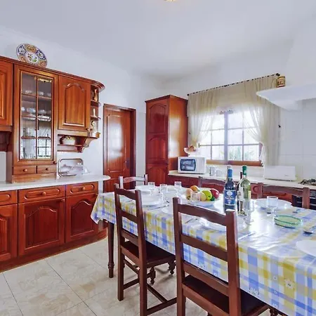 Sleeps 8 With Pool Air Con And Wifi *
