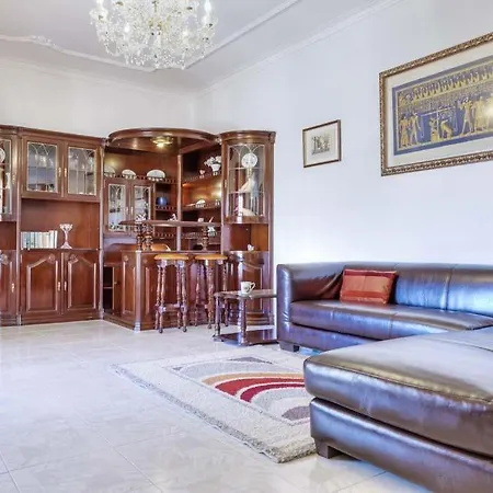 Sleeps 8 With Pool Air Con And Wifi * Gale de Cima