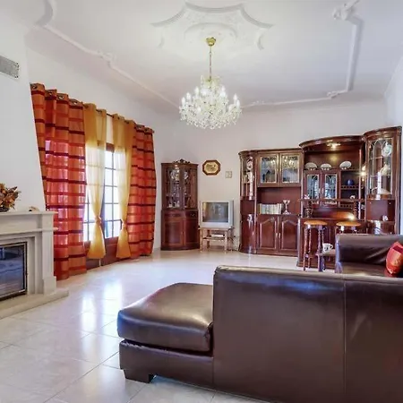 Sleeps 8 With Pool Air Con And Wifi 别墅 *