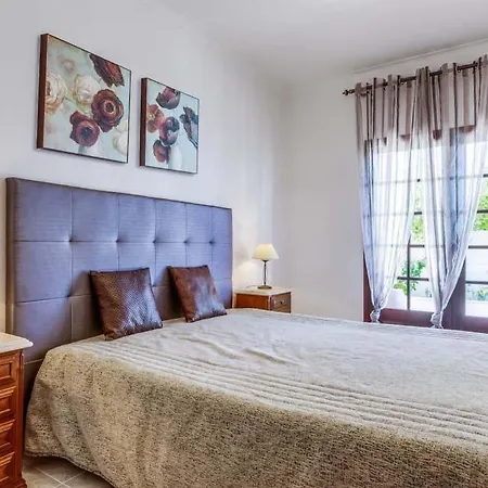 Sleeps 8 With Pool Air Con And Wifi Gale de Cima