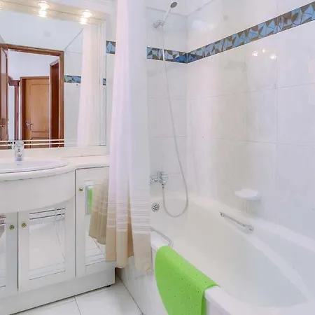 Sleeps 8 With Pool Air Con And Wifi * Gale de Cima